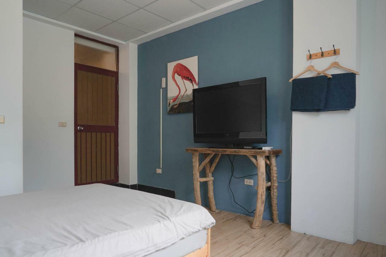 Dulan The Travel Bug Bistro Inn Tungho Kültér fotó